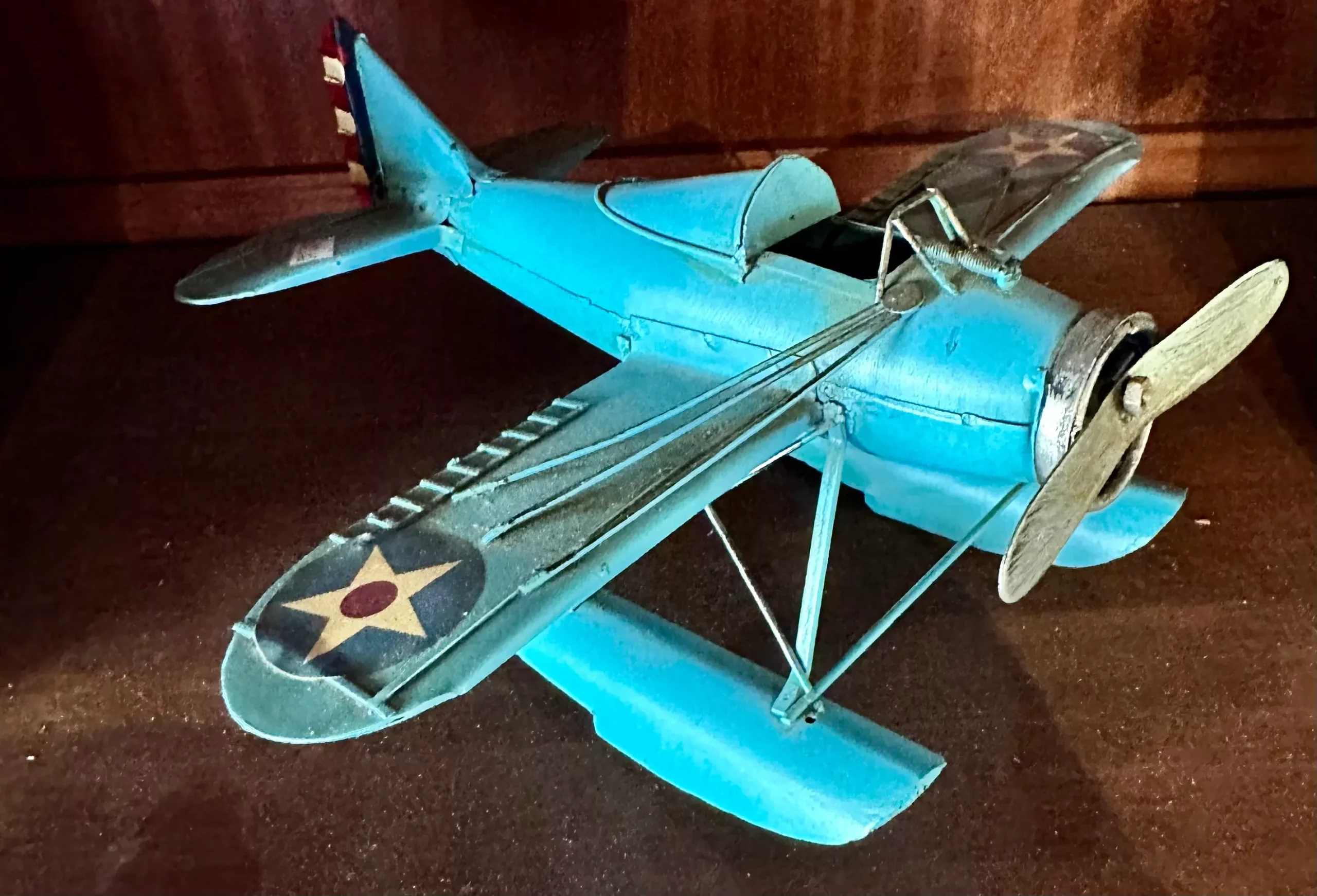 Plane (teal)